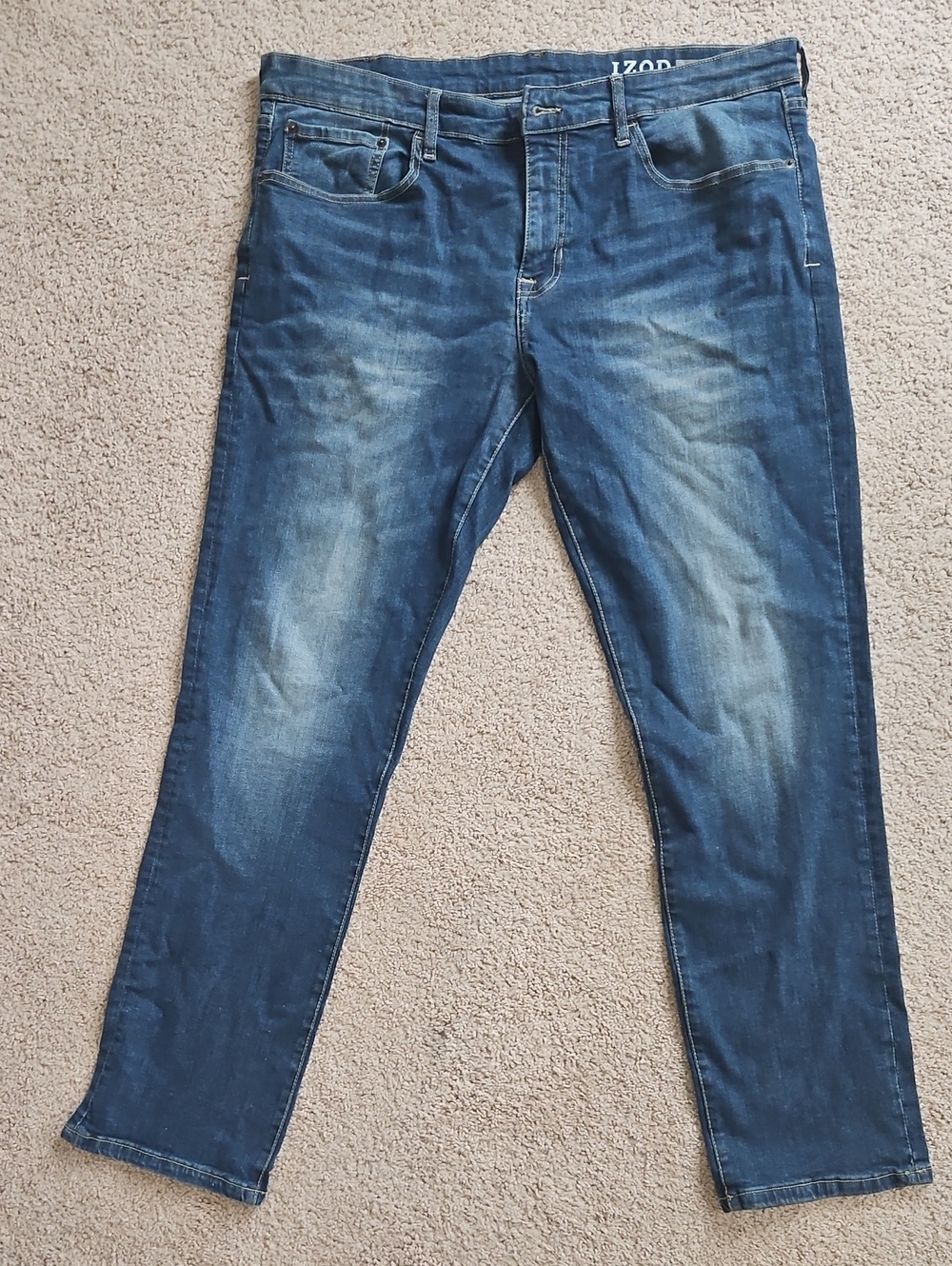Izod Men's Slim Straight Faded Blue Jeans